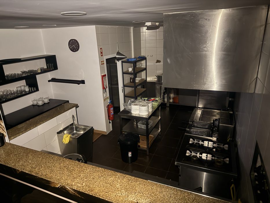 Fundo de Comércio – Confeitaria Totalmente Equipada (2 Pisos)