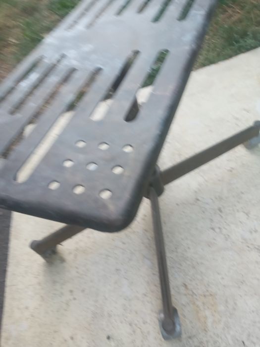 Подставка на колесиках для тв