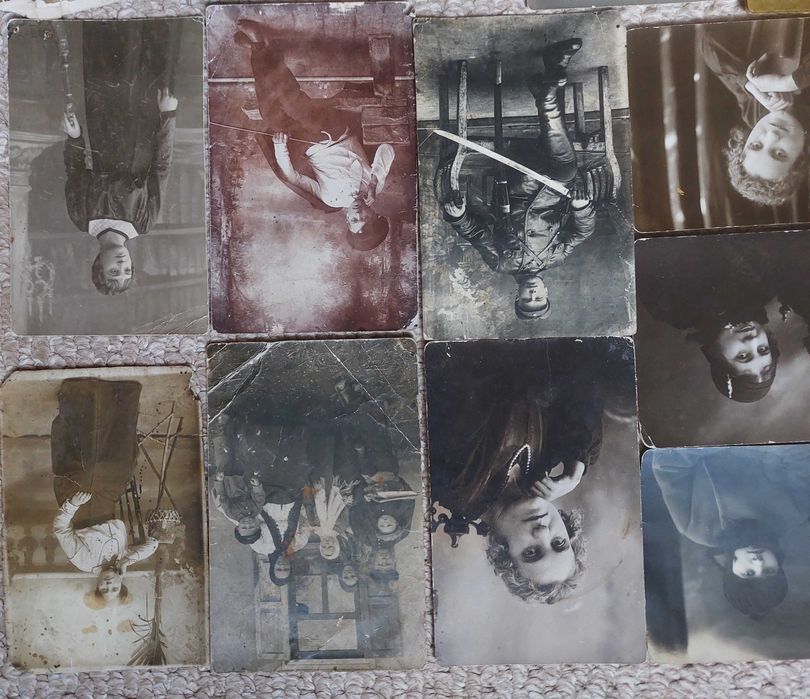 Фотографии  старинные.