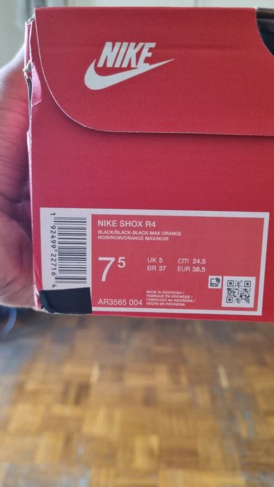 Ténis Nike Shox R4 Triple Black - Novos na Caixa (Tam 38.5)