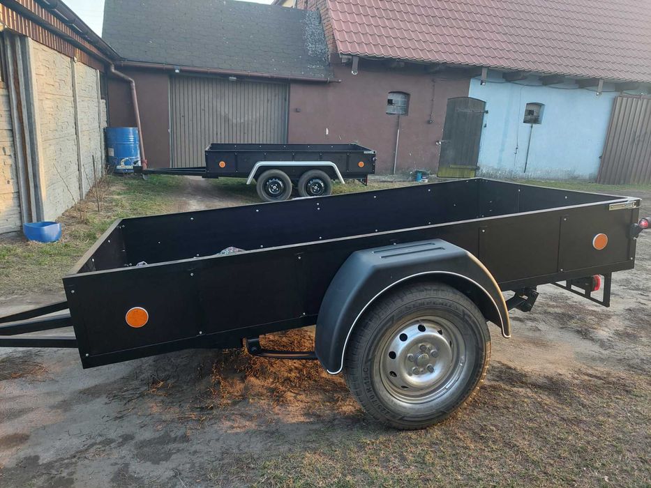 Przyczepa samochodowa