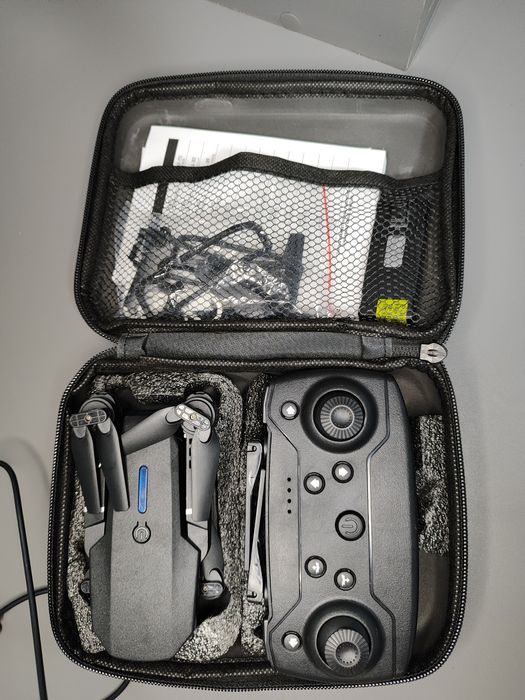 Складаний дрон E88 Pro у зручному кейсі