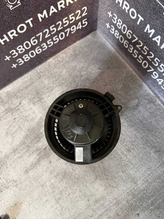 Моторчик пічки вентилятор салону Nissan Juke F15