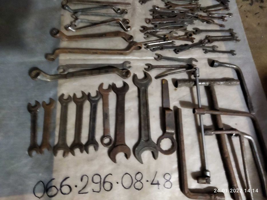 ключ рожковый, гаечный ( разные размеры)