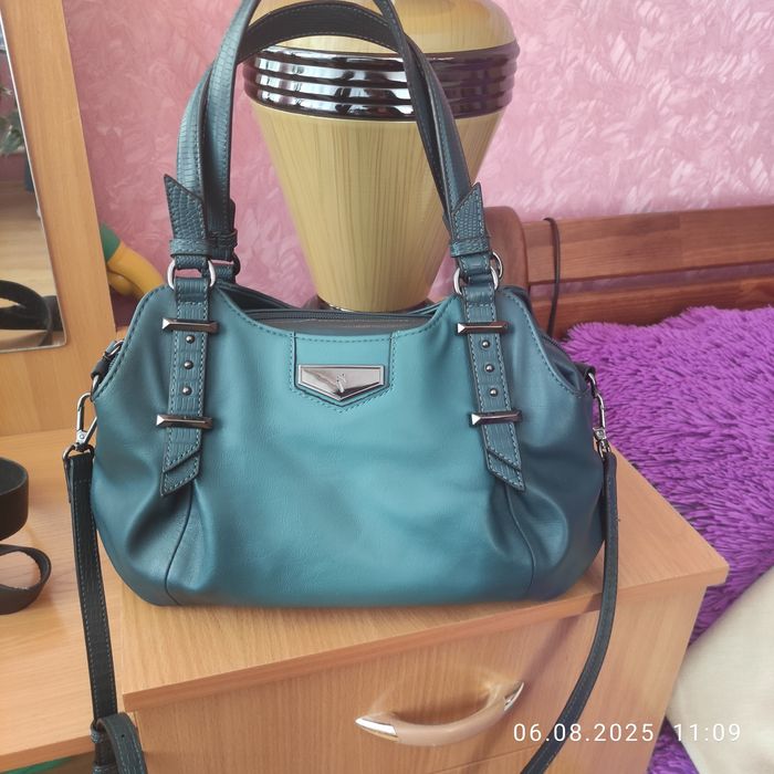 Сумочка жіноча продам.