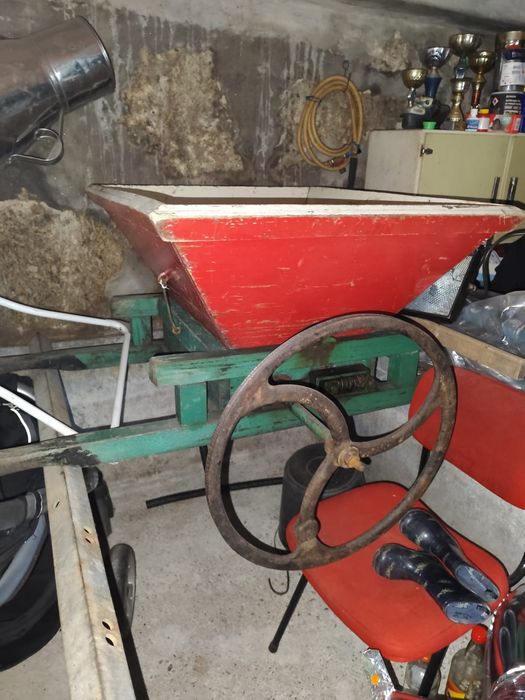 Vendo ralador de uvas elétrico