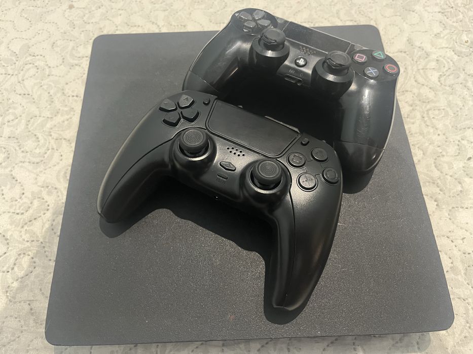 PS4 SLIM 500GB + 2 Pady