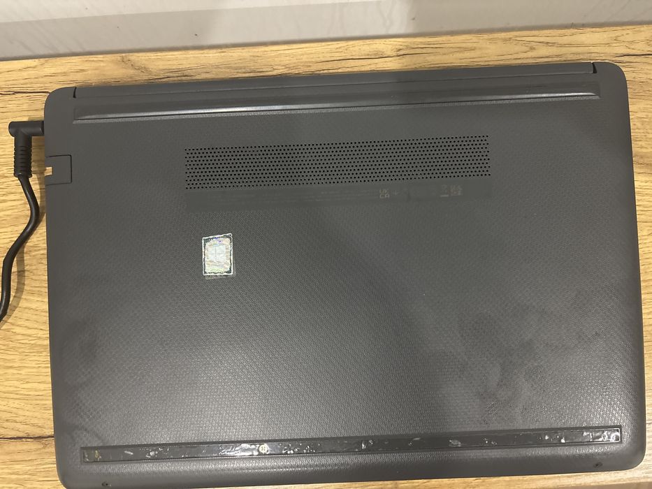 Portatil HP i3 10 Geração | 8GB RAM | SSD | Windows 11 | Carregador