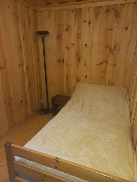 Nowy drewniany domek letniskowy – Skrzynki