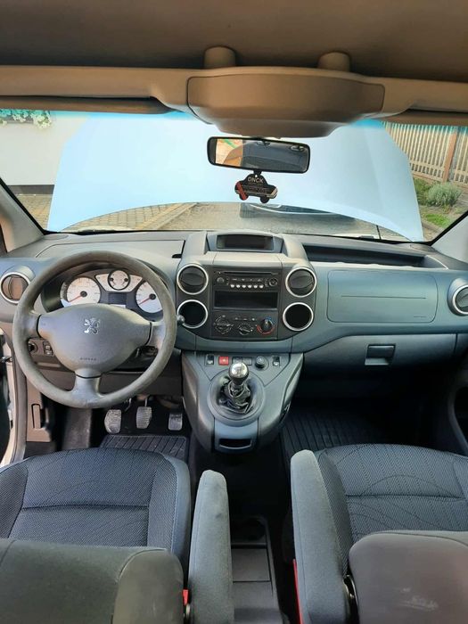 Smochód Peugeot Partner TEPEE