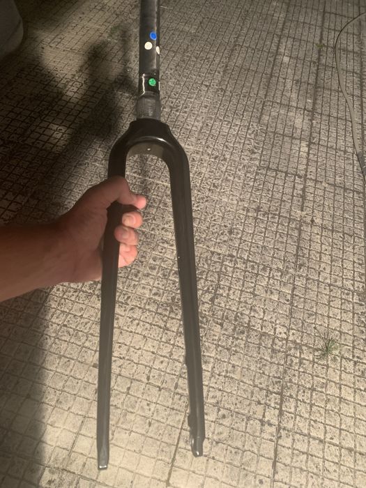 Forqueta carbono Gravel Giant Revolt