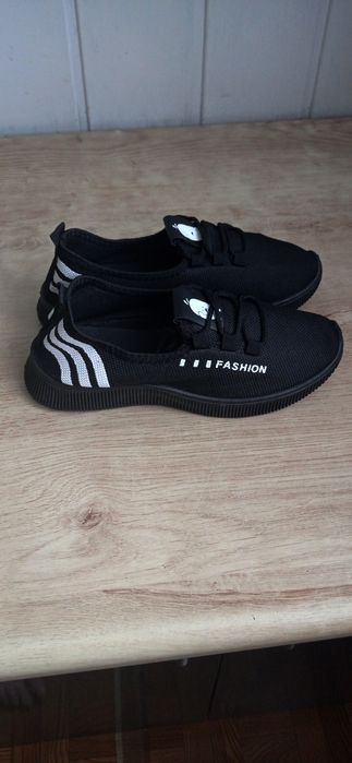 Buty sportowe 37-23,5 cm