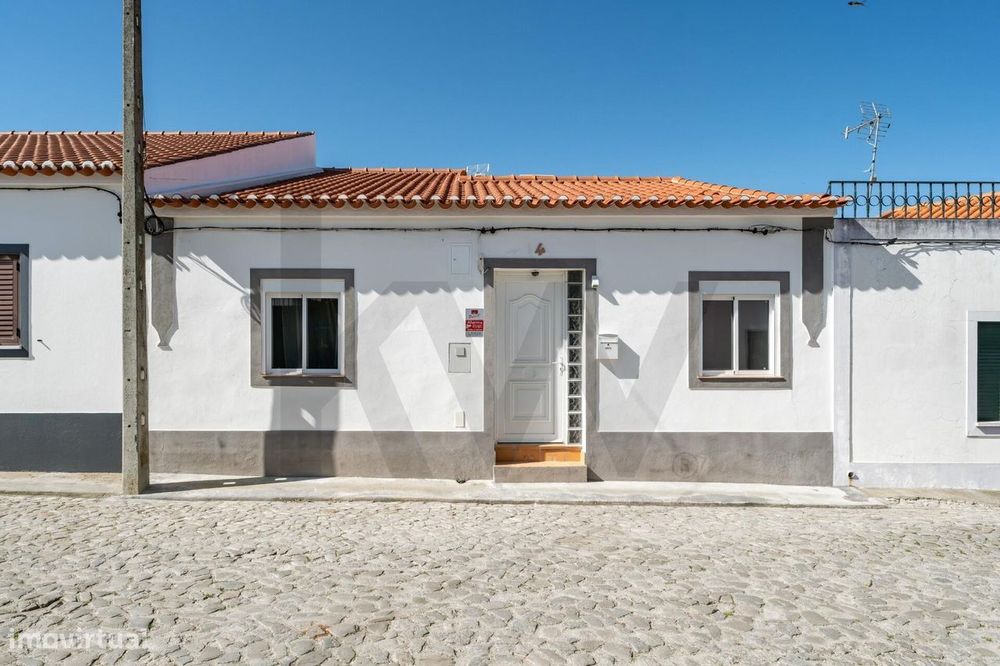 Moradia Térrea T5 com Piscina no Centro de Pias – Totalmente Renovada