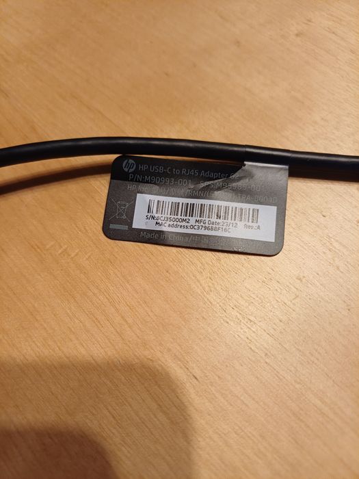 adapter HP USB-C na RJ45 (Ethernet / Gigabit LAN) z krótkim przewodem.