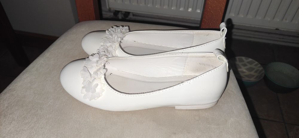 Alba , buty , wianek. Zestaw komunijny dla dziewczynki