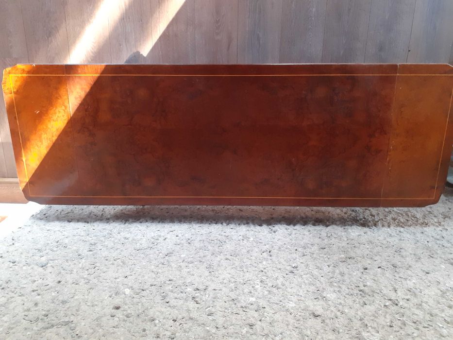 Antyczny stolik klepak