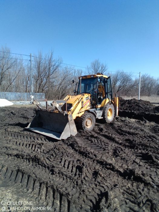 Услуги Экскаватора JCB-3CX.Услуги Самосвалов.Вывоз мусора.Киев и обл.