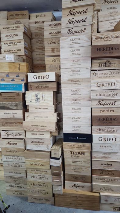 Caixas de madeira de vinho