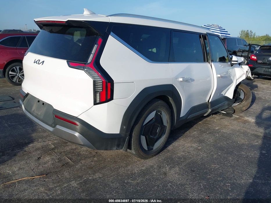 В дорозі на розбірку Kia EV9 wind