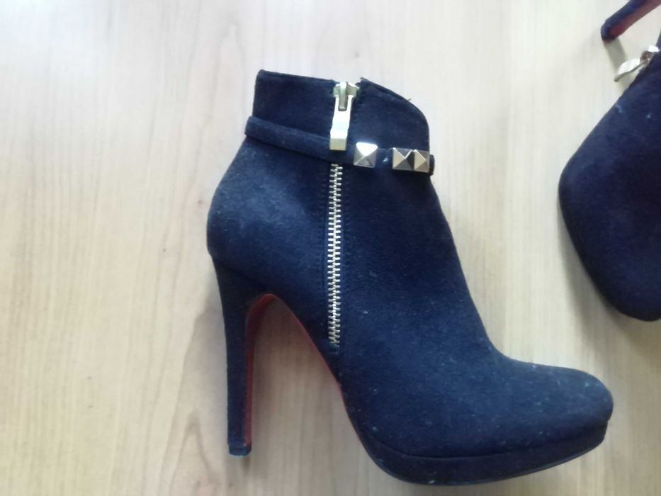 Botas pretas camurça