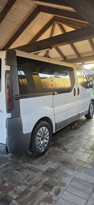 Renault trafic  груз-пасс