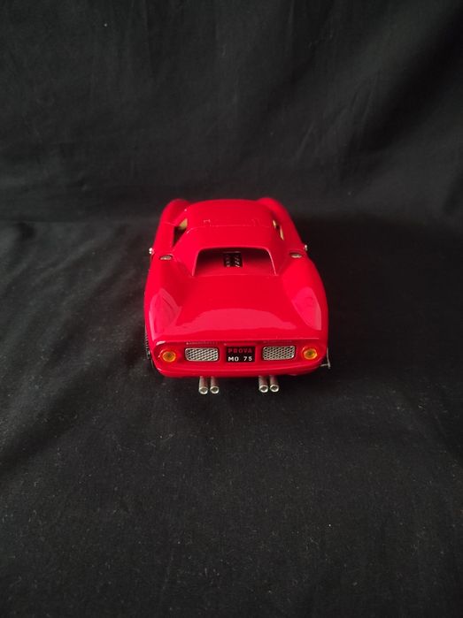 Miniatura escala 1:18 Ferrari 250 Le Mans