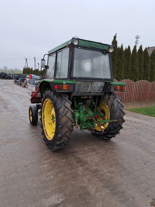 Ciągnik John Deere 2130 z ładowaczem czołowym Quicke