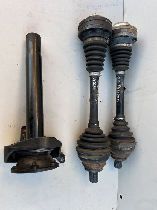 Полуось Передаточний вал Volkswagen Touran 2.0 фольцваген тоуран