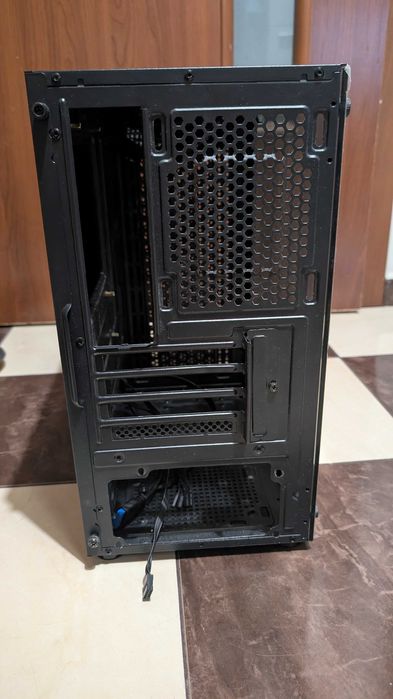 Aerocool Hexaform g-bk-v2 + 2 RGB Wiatraki