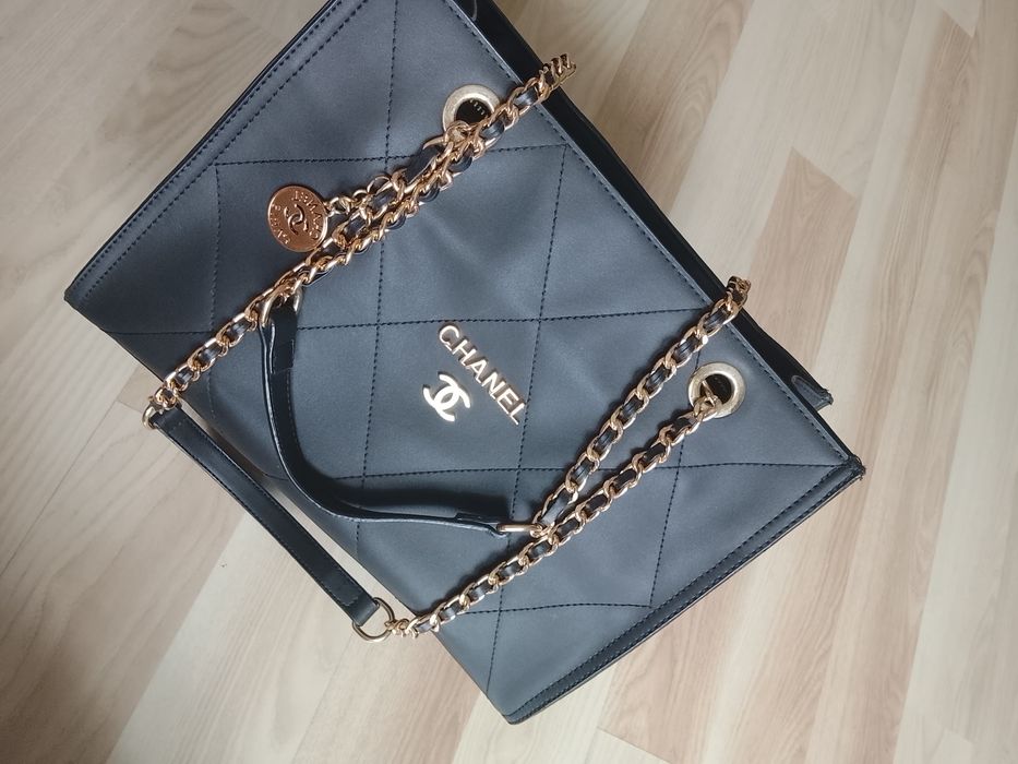 Duża torebka na ramię Chanel