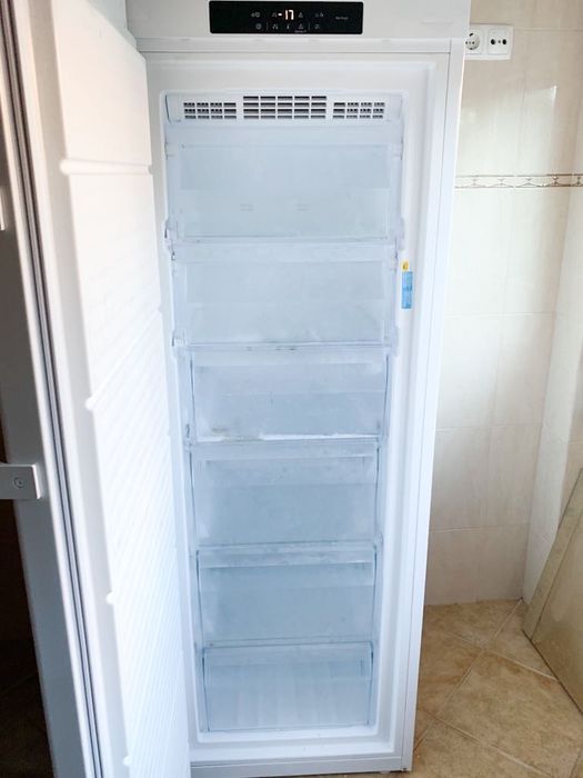Arca Vertical Indesit Seminova – Excelente Estado | 228L