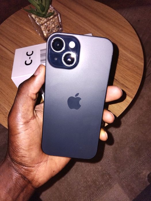 Iphone 15 novo.