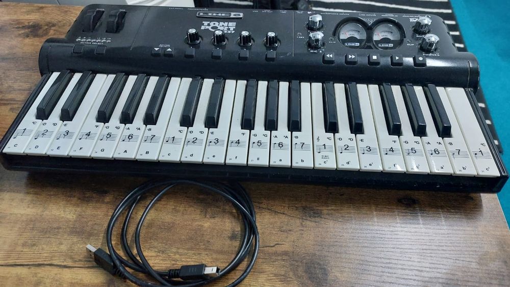 Teclado midi Line 6 KB37