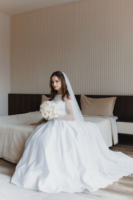 Елегантна Біла Весільна сукня