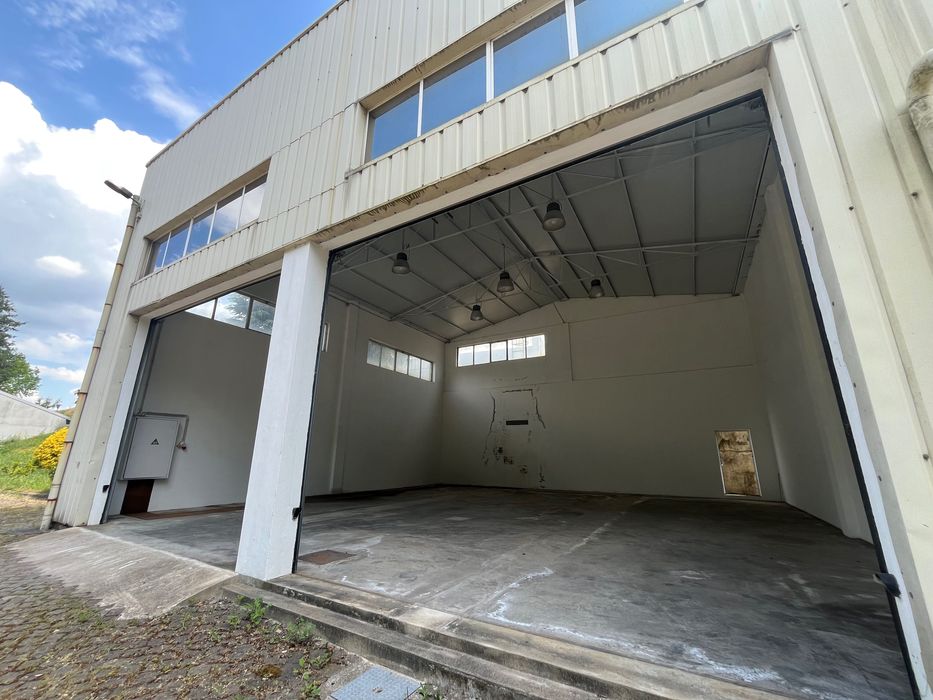 Armazém para Arrendamento de 142 m² em Famalicão