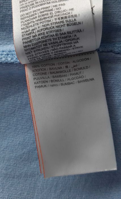 Jasnoniebieska koszulka z długim rękawem