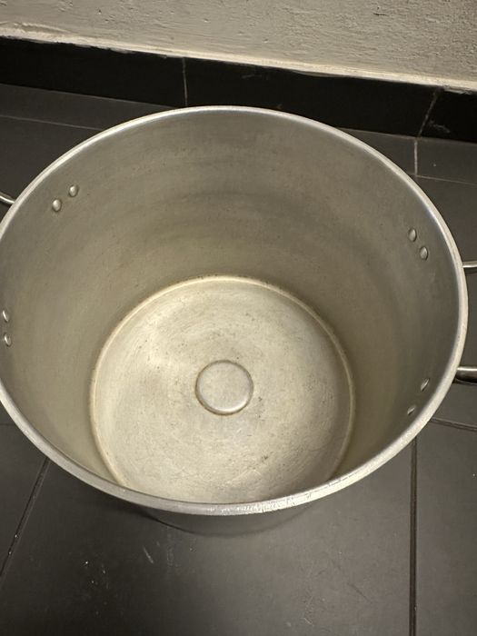 Panela grande em aluminio431978460301895681
