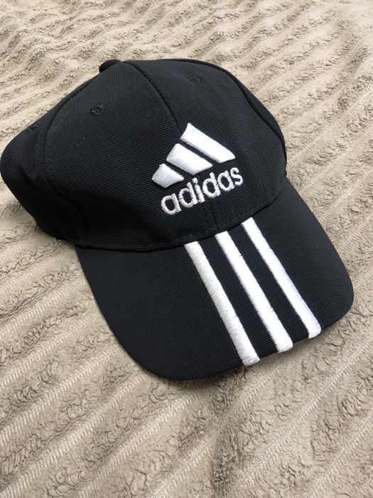 Продам кепку adidas