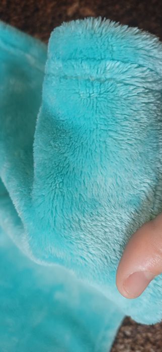 Плед з рукавами і карманами