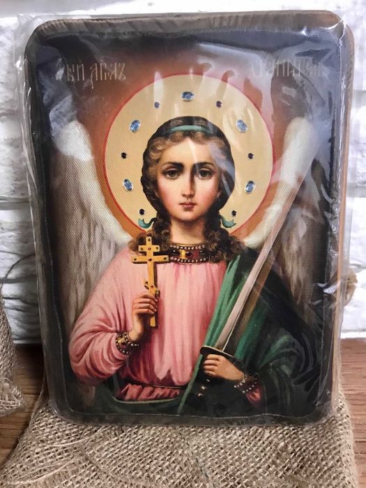 Иконы в подарочной упаковке.