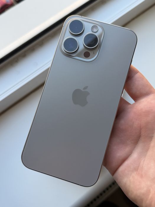 Продам iPhone 15 Pro Max на 256 ГБ  Natural Titanium , фізична SIM