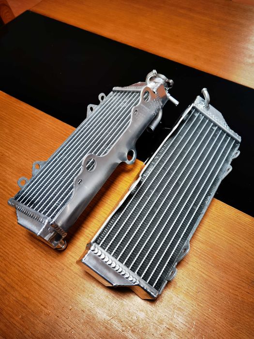 Radiadores Husqvarna WR e CR 125, 250, 300,360 de 2000 a 2011 Alumínio