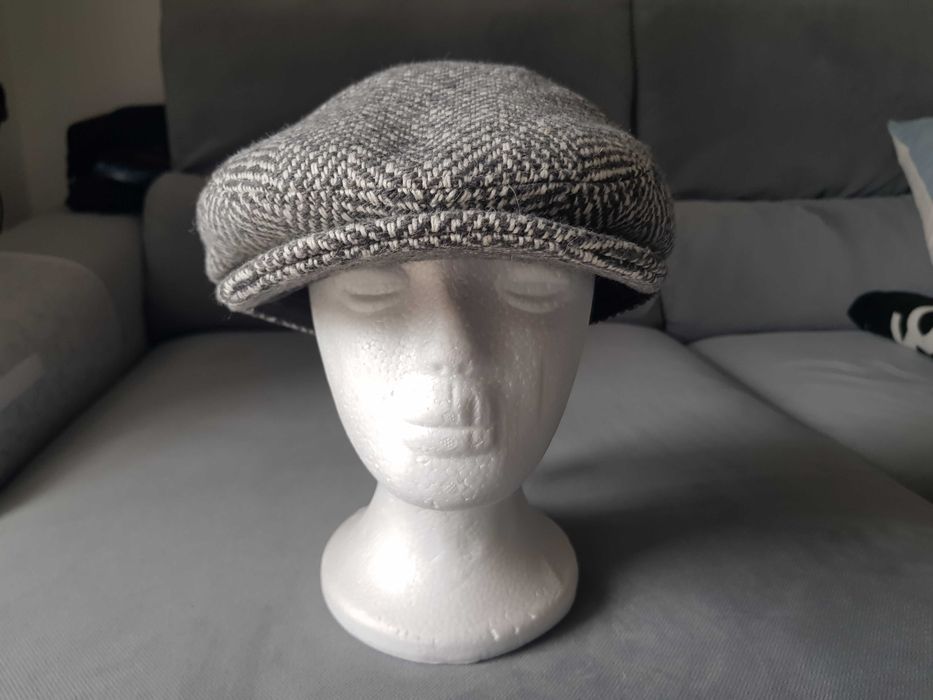 Boné Boina da Marca Barts em tom cinza branco, totalmente NOVO