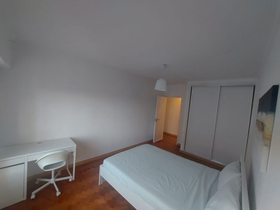 Aluga-se QUARTOS em Monte Abraao