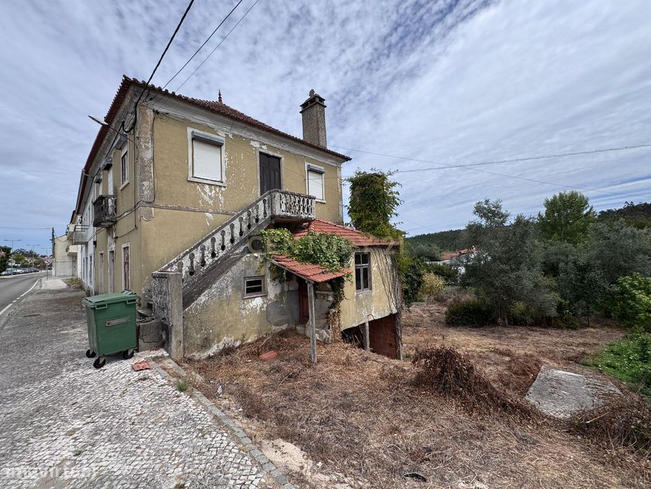 Moradia T6 para Recuperação - Zona Histórica - Albergaria dos Doze, Po