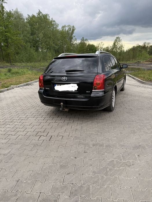Sprzedam Toyote Avensis