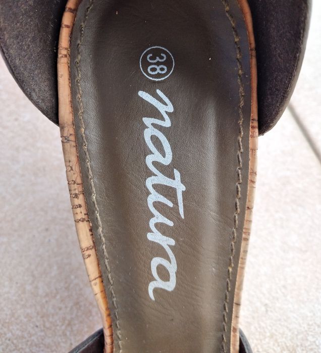 sandálias salto alta Natura, tamanho 38