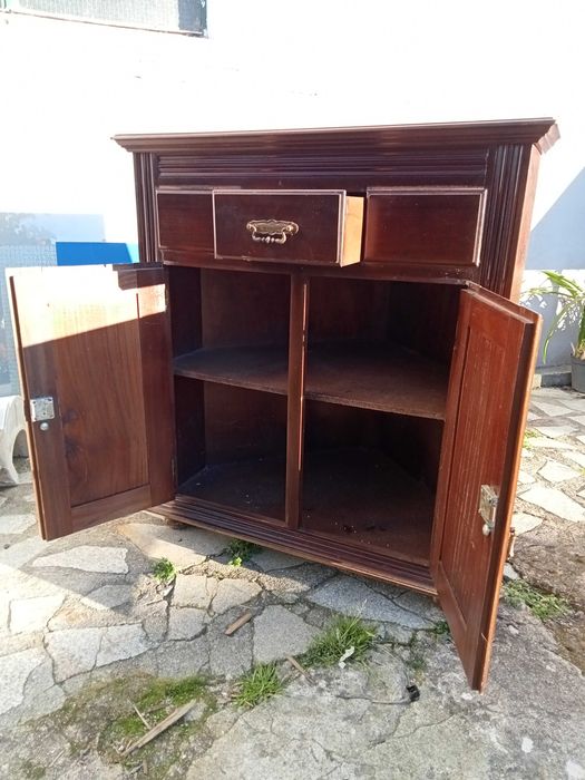 Móvel em madeira de Canto