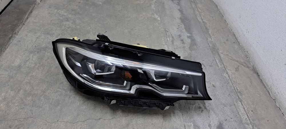 Farol direito bmw g20