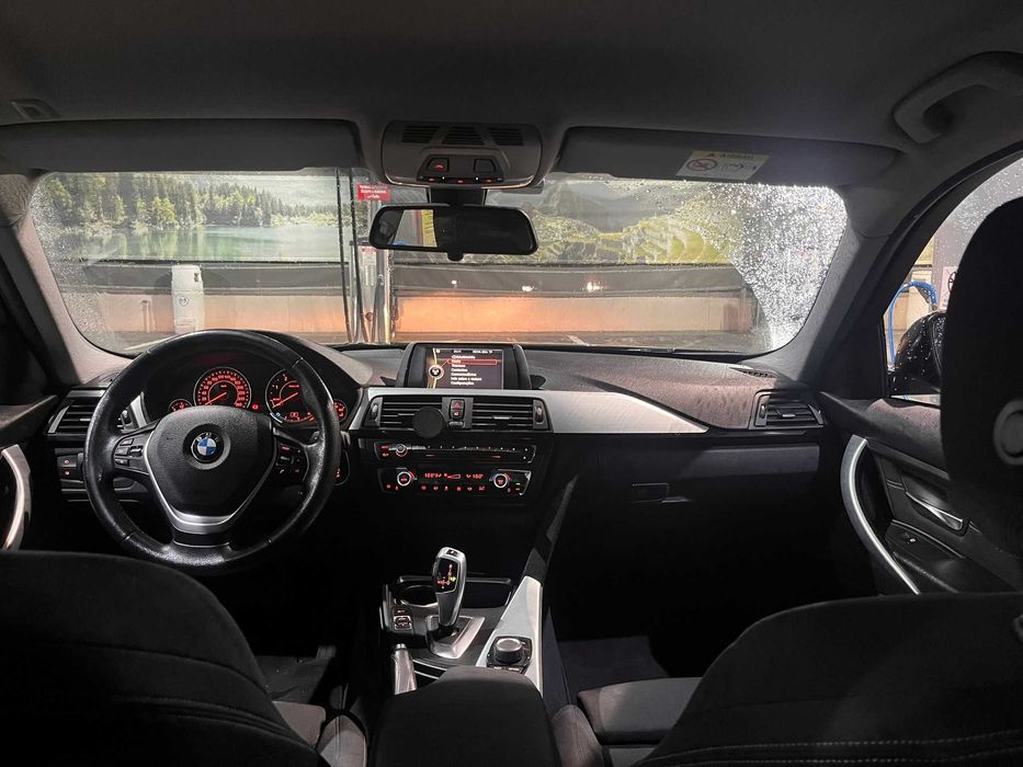 BMW 318d Sport Line - caixa automática